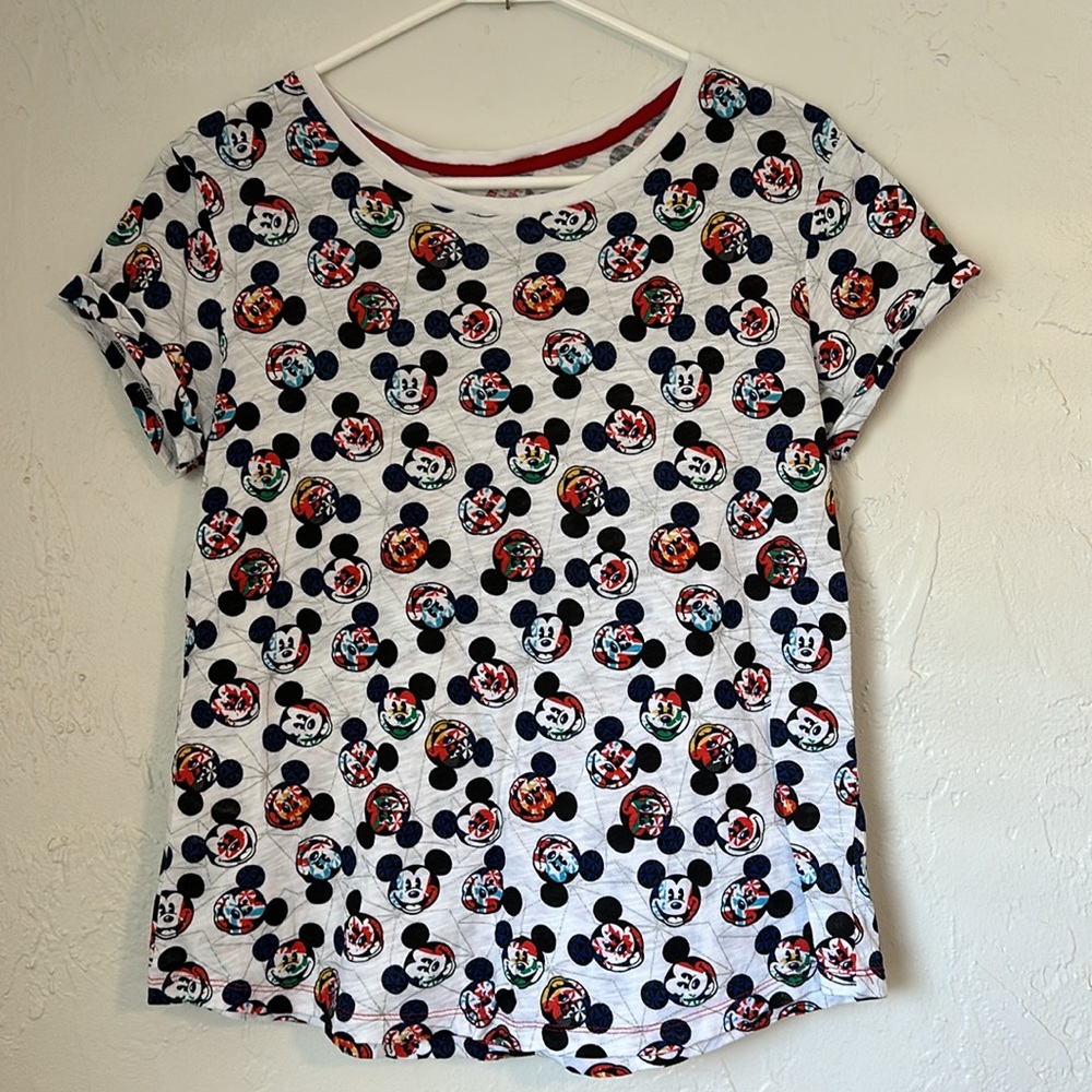 Disney Parks Mickey Epcot Flag T Shirt Size M